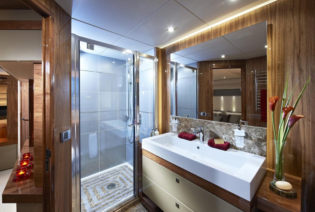 28M YACHT