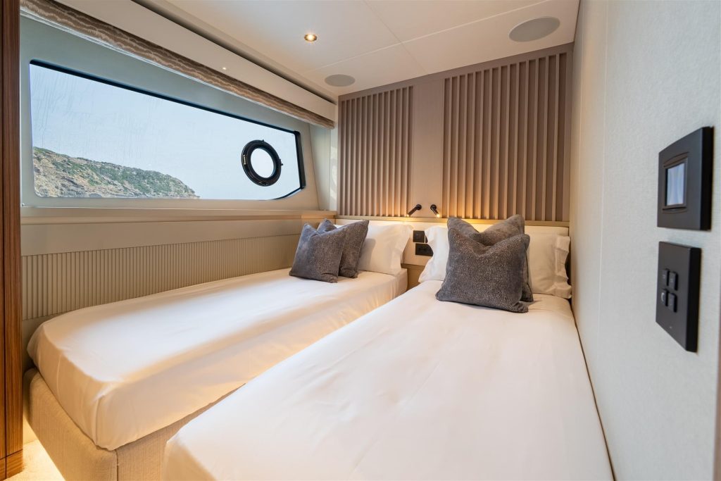 82 Ocean Enclosed