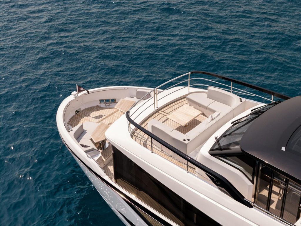 82 Ocean Enclosed