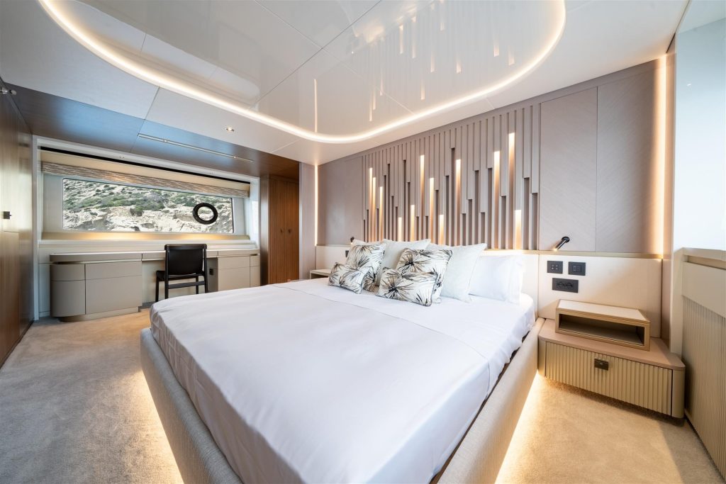 82 Ocean Enclosed