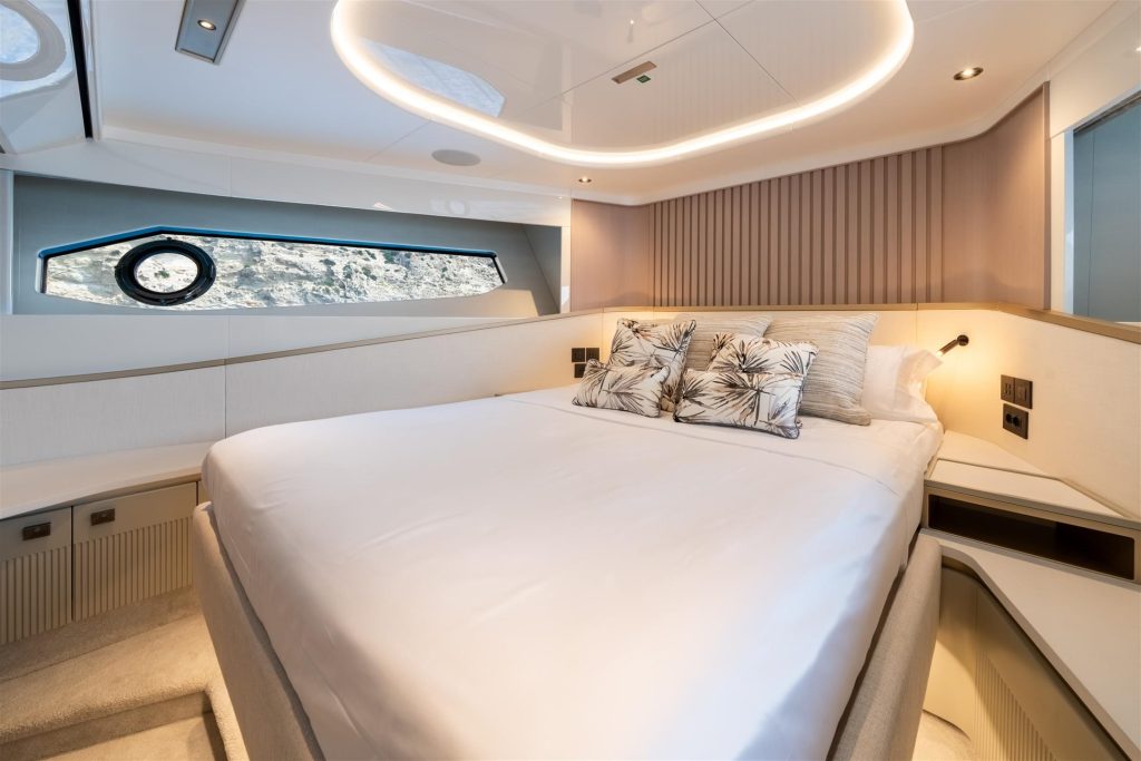 82 Ocean Enclosed