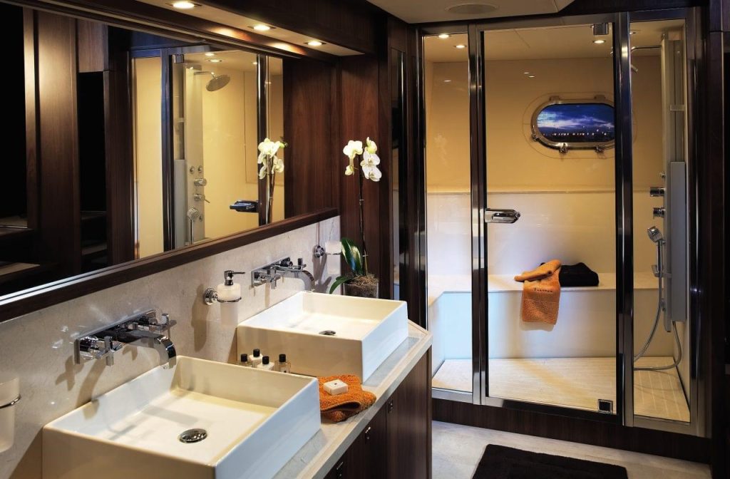40M YACHT