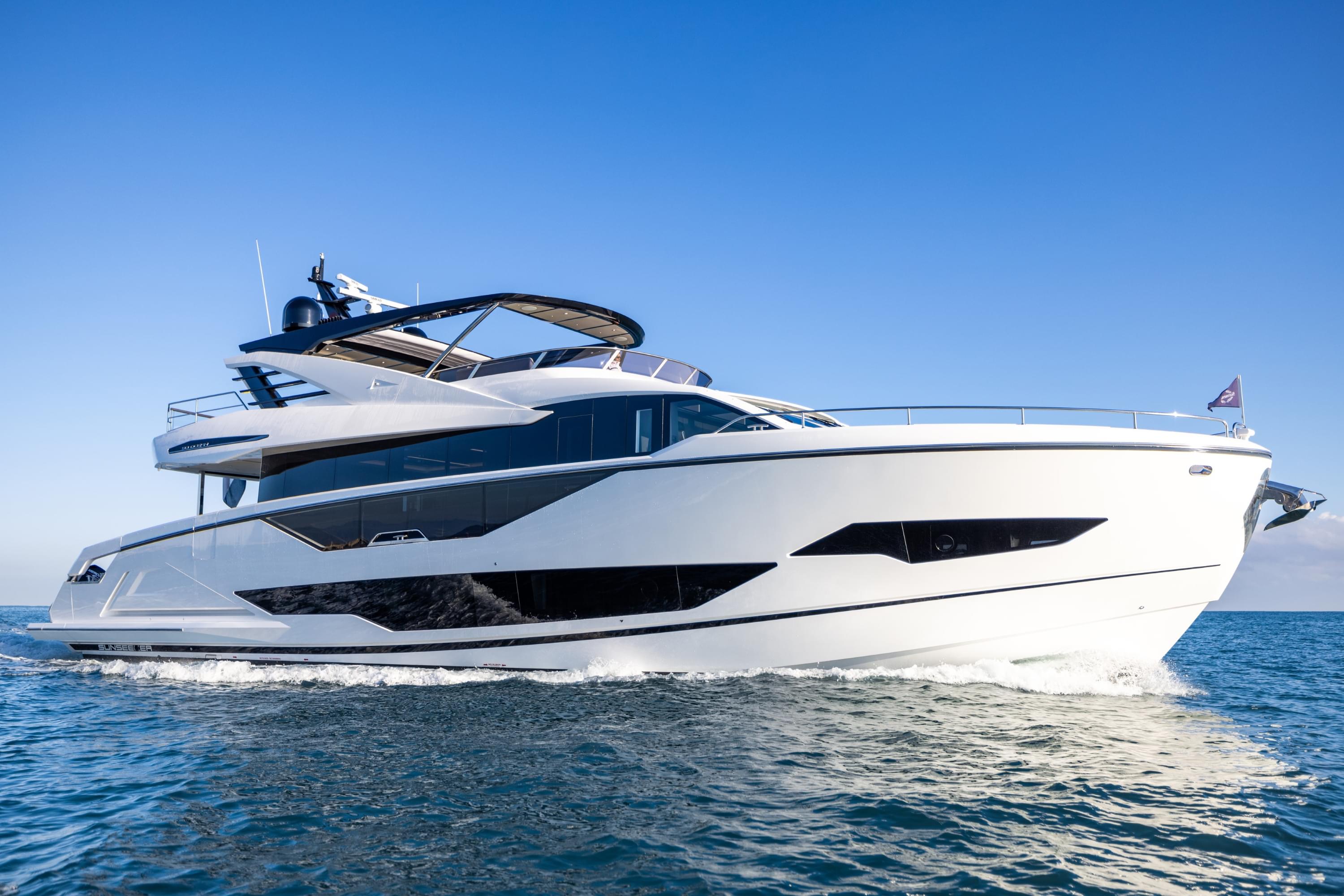 100 Yacht