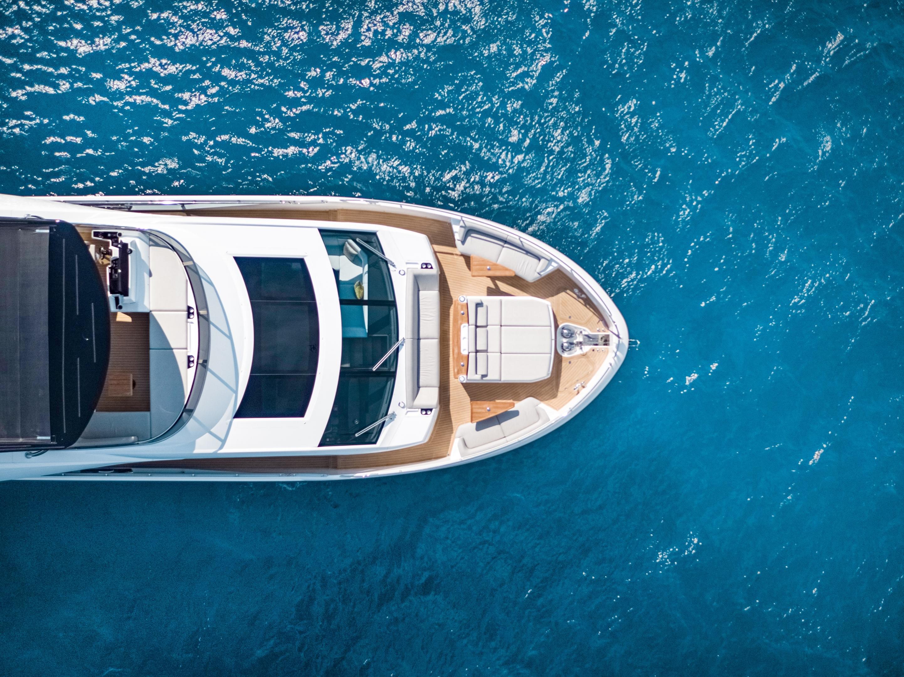 100 Yacht