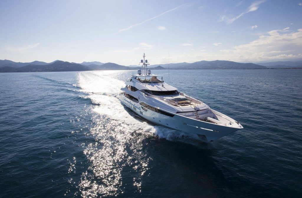 155 YACHT