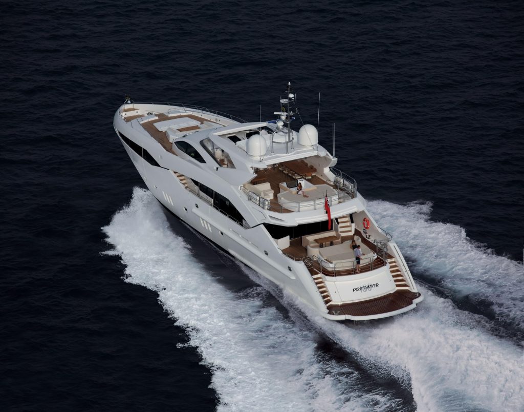 130 SPORT YACHT