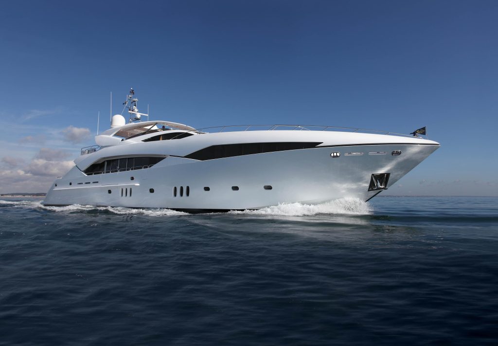 130 SPORT YACHT