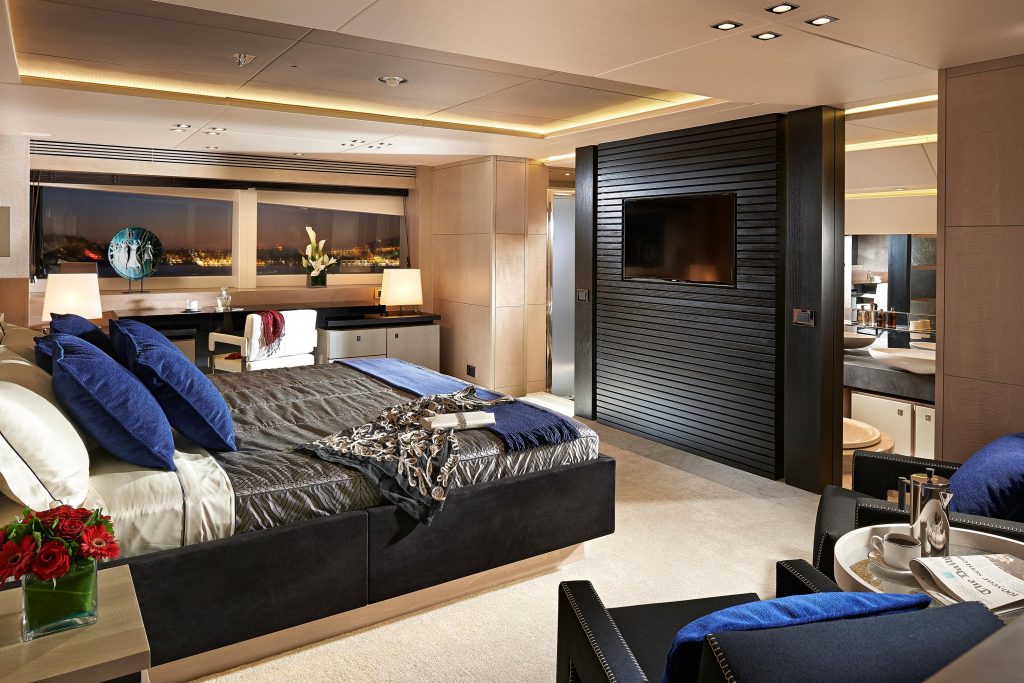 115 SPORT YACHT