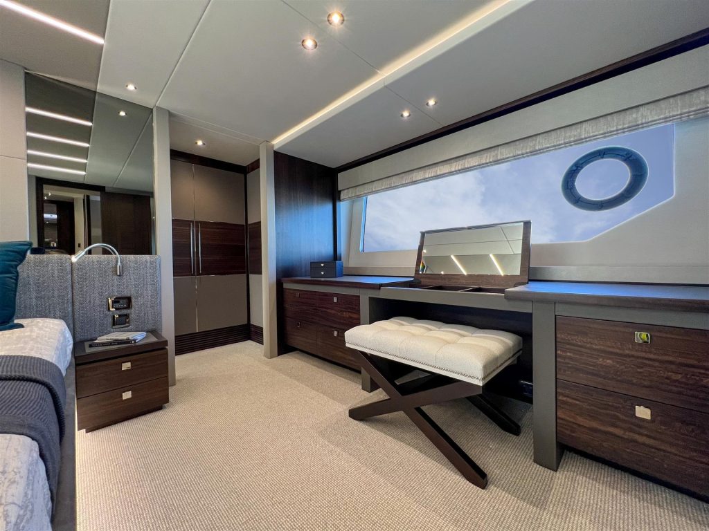 76 Yacht