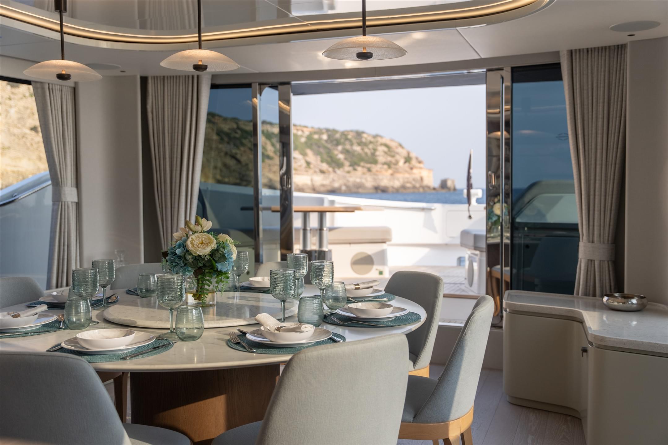82 Ocean Enclosed