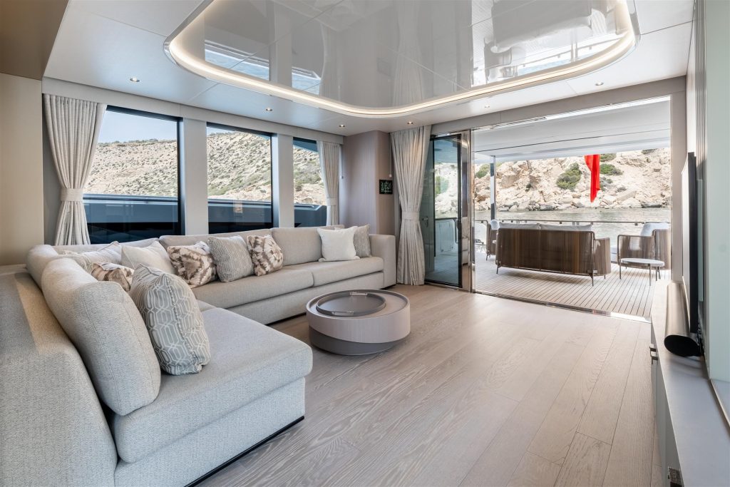 82 Ocean Enclosed