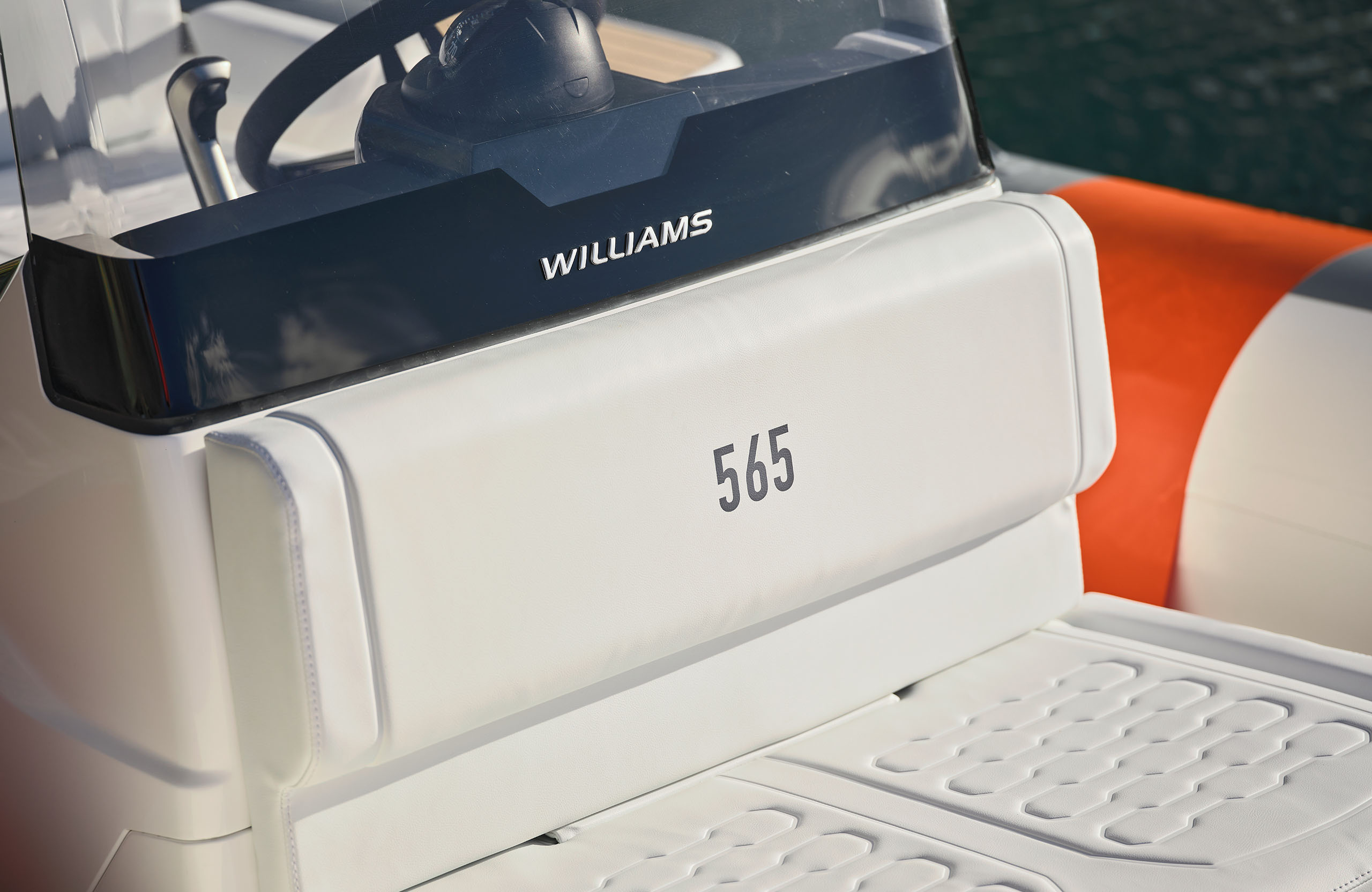 SOLAS 565